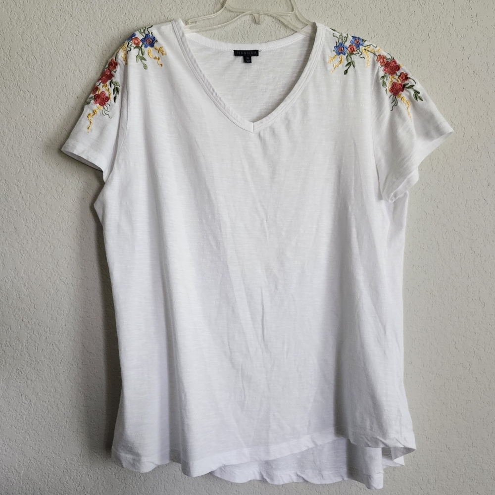 HANNAH Size XL Floral Embroidery 100% Cotton Short sleeve T-shirt Top NWOT
